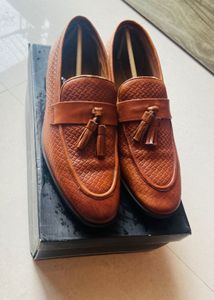 Men's Tan Textured Tassel Loafers – Elegant