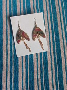 Dangling Pearl Earrings