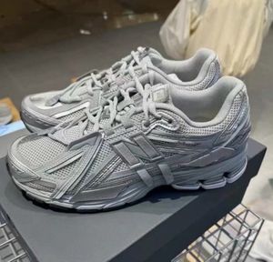 New Balance Sneakers - Silver