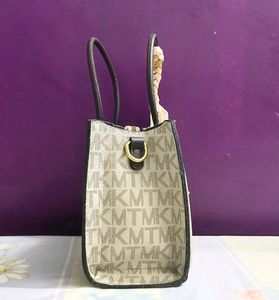 ⚜️ Monogram Handbag with scarf accent ⚜️