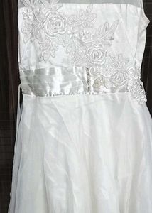 Elegant White Dress, with add on inner sleeve