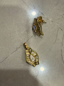 Elegant Gold Tone Jewelry Set with Crystals
