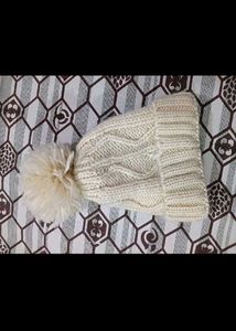 Cozy Cream Knit Beanie with Pom-Pom cap