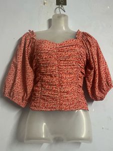 TOKYO TALKIE BRANDED Floral puffed crop top