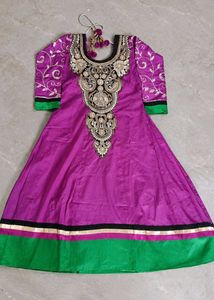 Beautiful Embroidered Kurta Set