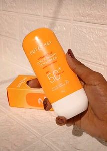 Original Brand New Dot &amp; Key Vitamin C Sunscreen