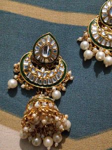 Stunning Kundan &amp; Pearl Jewellery Set