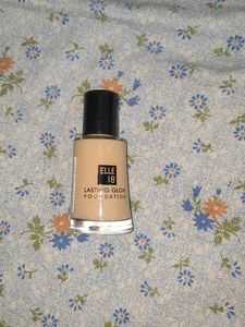 Elle 18 Lasting Glow Foundation