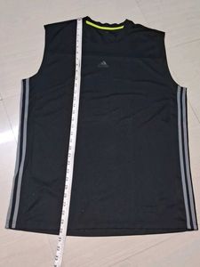 Adidas Sleeveless T-Shirt 🖤