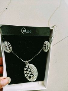american daymond earing neckless set