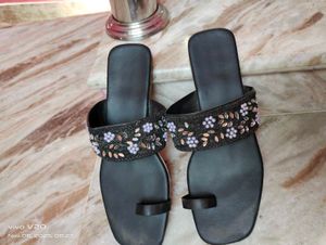 Embellished Toe Ring Sandals