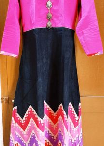 Pink &amp; Black Embellished Kurti
