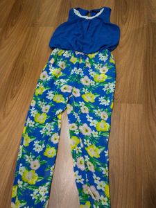 Floral Print Jumpsuit With Pearly Neckline