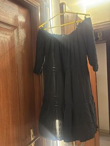promod Black Off-Shoulder Tiered short Dress