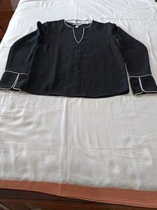 Chic Black V-Neck Top