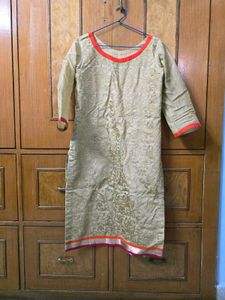 Elegant Gold Kurta with Contrasting Trim
