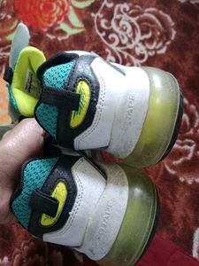 Red Tape Sports Shoes