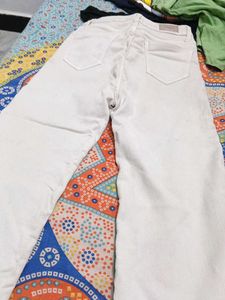 straight fit beige colour jeans