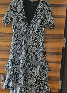 Stylish Black &amp; White Paisley Print Dress