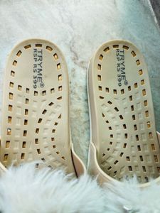 Fluffy Pom-Pom Slides