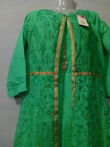 Green 💚 Gawn With Heavy Embroidery Shurug