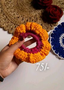 Crochet summer scrunchies ( pack of 4)