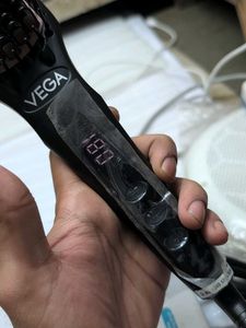 VEGA Black Shine Hair Straightening Brush