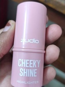 Zudio Cheeky Shine Highlighter
