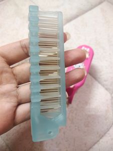 2 Foldable Combs