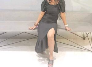Chic Black Puff Sleeve Midi Dress