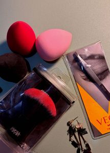 Makeup Blender Sponges &amp; Tweezers