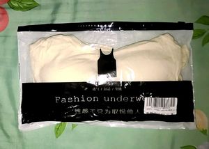 U-shaped vest with chest pad