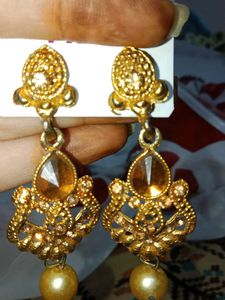Elegant Golden Jhumka Earrings