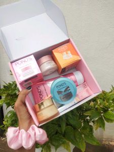 Pond's Skin Care Set - Bright Beauty