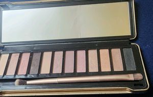 URBAN DECAY NAKED 4