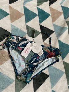 New with tagTriumph Bikini Bottom - Tropical Print
