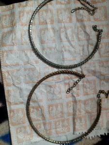Set of 2 Choker Necklaces with earrings