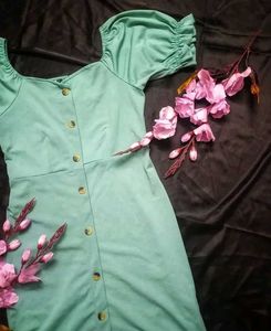 Stylish Green Button-Up Dress
