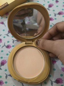 Lakme 9 to 5 Sun Expert Powder Matte SPF 40