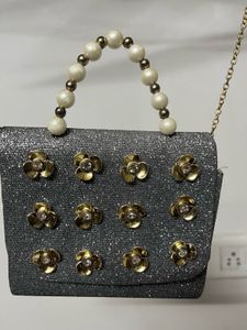 Sparkly Flower Detail Party Bag🤩🩶