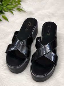 Chic Black Platform Wedge Sandals