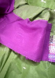 Green &amp; Pink Saree with Golden Border