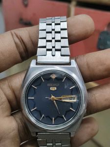 Seiko 5 Men's Watch - Classic Design