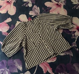 Black &amp; White Gingham Puff Sleeve Top