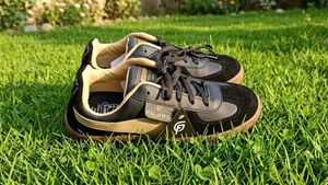 PALAMO Black &amp; Tan Casual Sneakers size 6×10