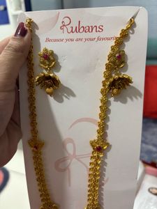 Elegant Gold-Toned Necklace Set