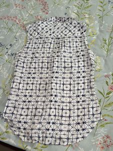 Levi's White &amp; Blue Print shirt