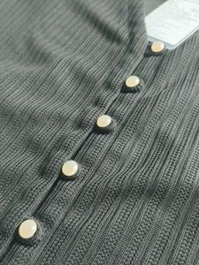 Fitted y2k V-Neck Button-Up Top