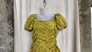 12109. Ruched Puff Sleeve Mini Dress