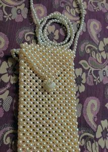 Elegant Beaded Pearl Clutch Bag